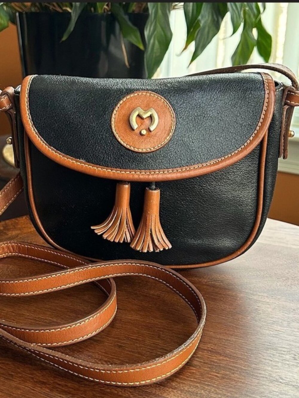 MILA SCHON Leather Crossbody Bag Black 👜